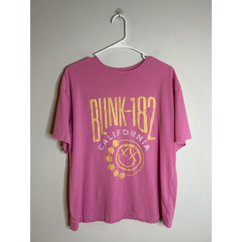 Blink-182 Pink Graphic Short Sleeve T Shirt Mens Medium